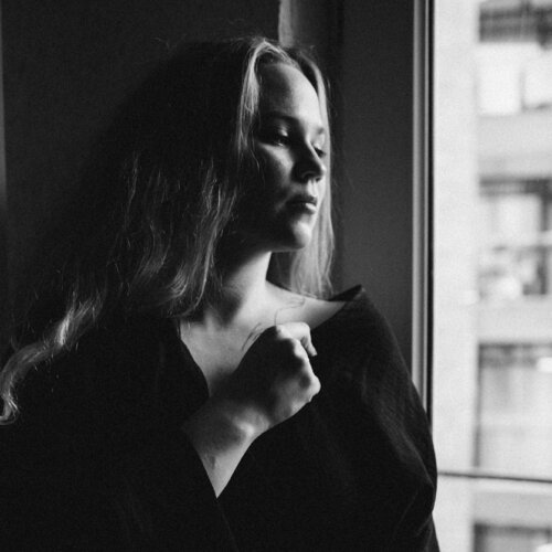 Volg Ekaterina Semina op Singulart