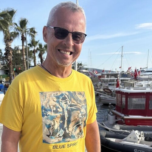 Suivez Hassan Zanoune sur Singulart