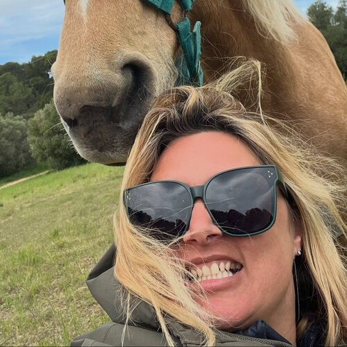 Volg Lilou Aurélie HONORÉ op Singulart