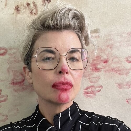 Follow Caitlin Schumacher on Singulart