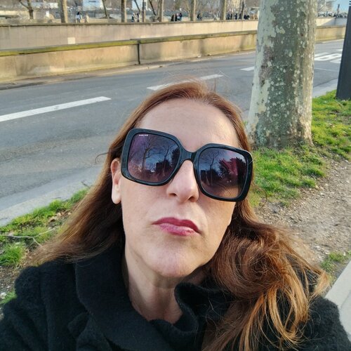 Folgen Sie Joetta Savona auf Singulart