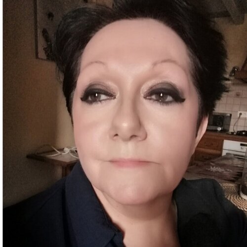 Suivez BEASANDE MISTRALI - OSSESIA Béatrice sur Singulart
