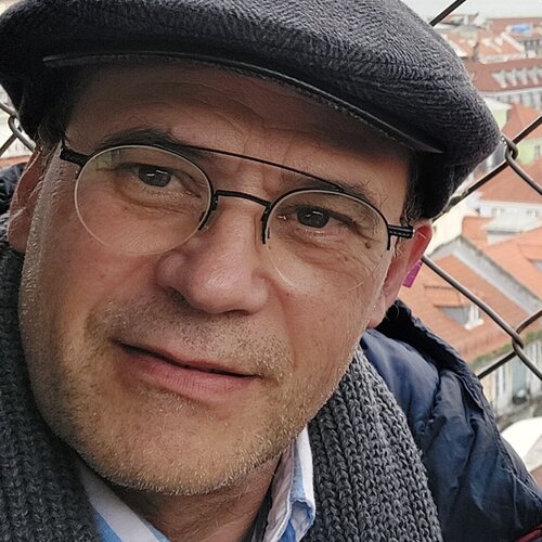 Volg Jordi Bové Tombas op Singulart