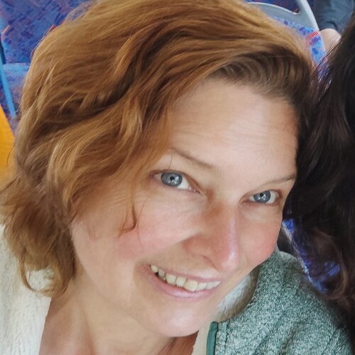 Volg Eniko Toth op Singulart