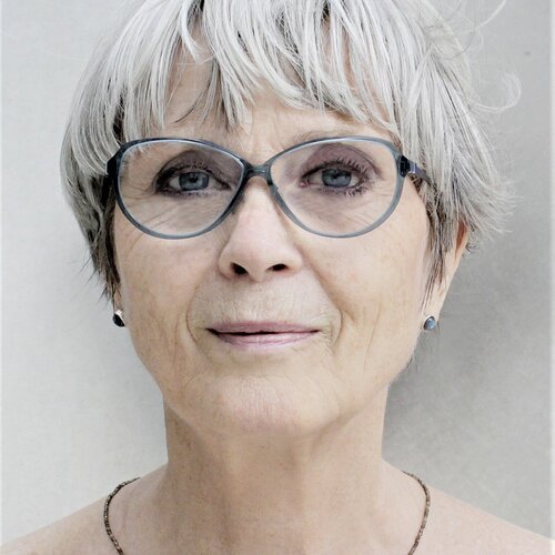 Volg Kornelia Boje op Singulart