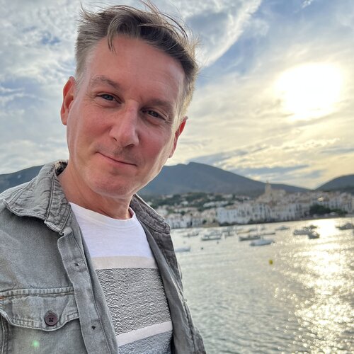 Volg Anselm Homey op Singulart