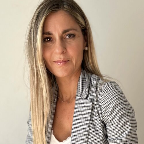 Volg Raquel López Solano op Singulart