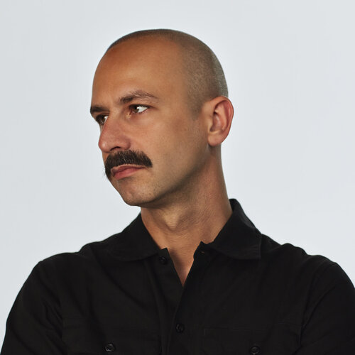 Follow Etienne PERRONE on Singulart