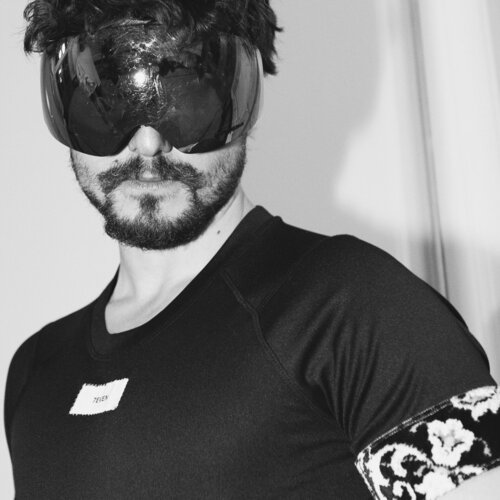 Volg ÇAN OZAN ÇAGLI op Singulart