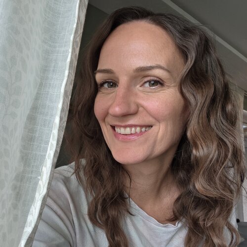 Volg Lydia Baunach op Singulart