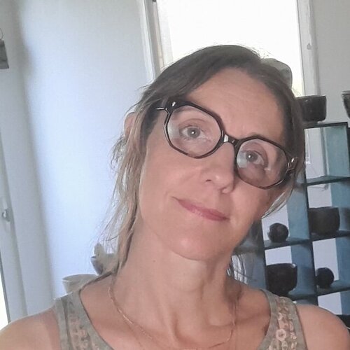 Volg IaeL - Anne Istria op Singulart