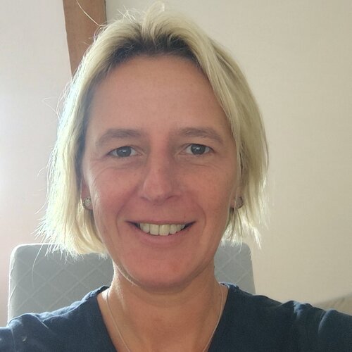 Folgen Sie Laura Gressier auf Singulart