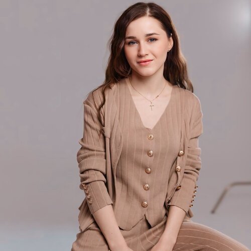 Volg Yelyzaveta Vysokopoiasna op Singulart