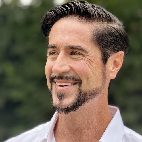 Segui Bryan Ayers su Singulart