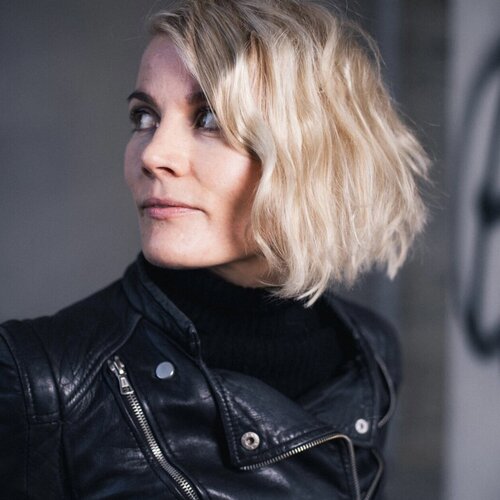 Follow Sanna Strange on Singulart