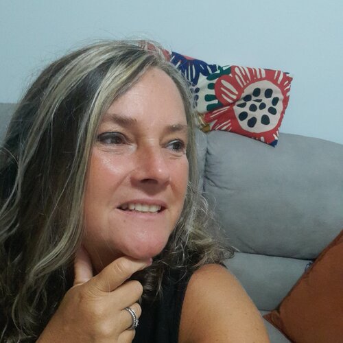 Volg Alexandra Szekely op Singulart