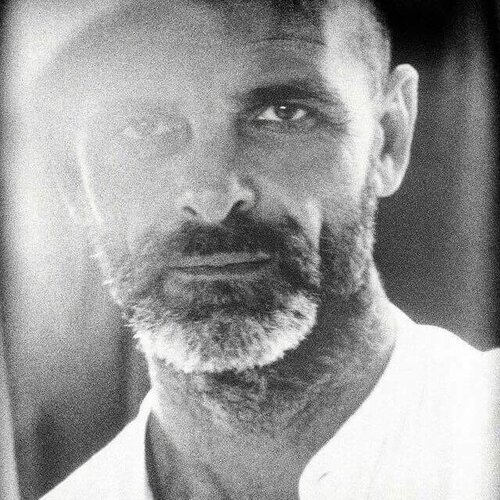 Volg Michael Raivard op Singulart