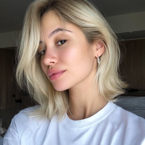 Volg Maria Reznik op Singulart