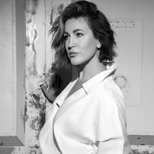 Segui Birute Celik su Singulart