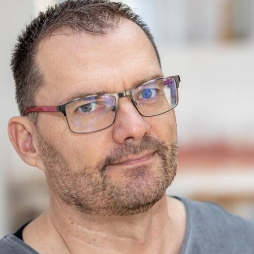 Volg Ansgar Dressler op Singulart