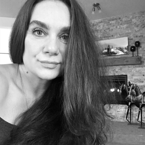 Volg Elena Myasnikova op Singulart