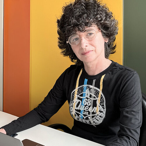 Volg Angélica Gómez-Morán op Singulart