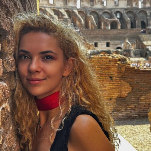 Segui Alessia Mogos su Singulart