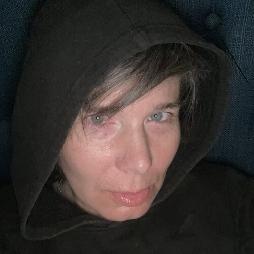 Folgen Sie Julie Assmus auf Singulart