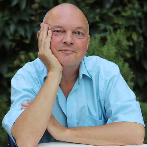 Volg Sandro Vadim op Singulart