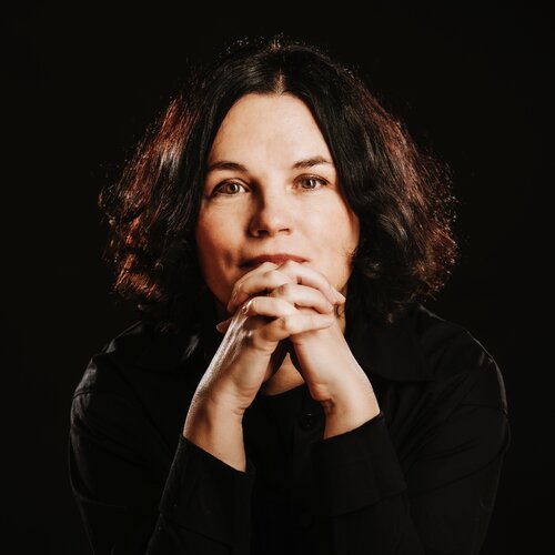 Volg Angela Kushchyk op Singulart