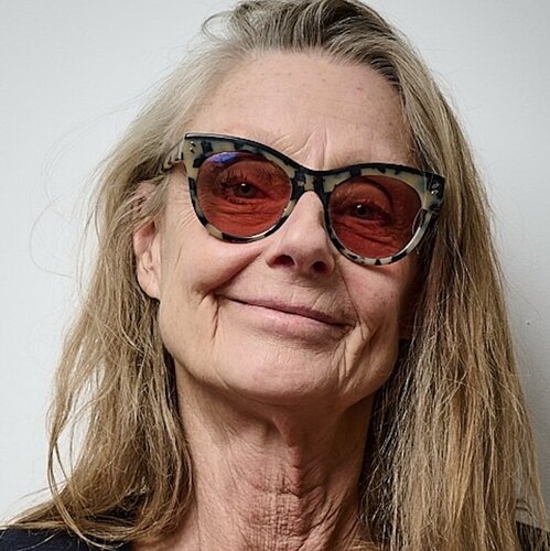 Volg Lotta Hulthén Monfort op Singulart