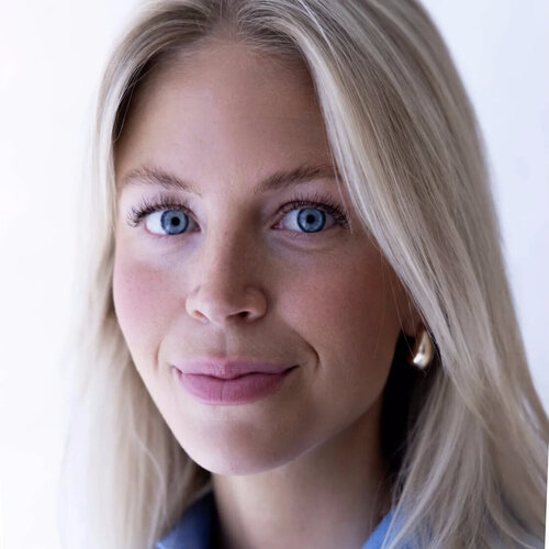 Volg Amalie Bang op Singulart