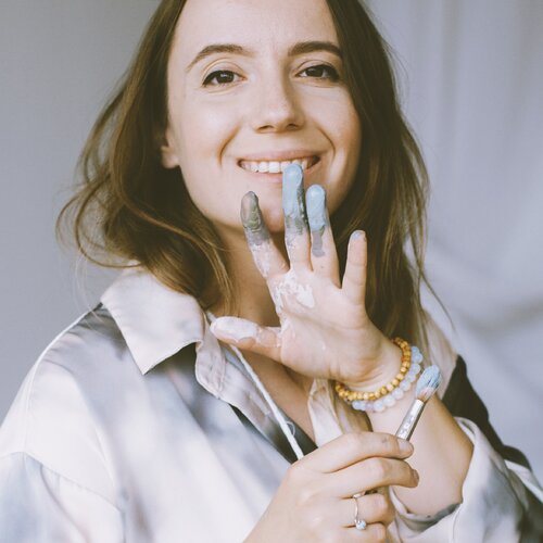 Volg Karina Savina op Singulart