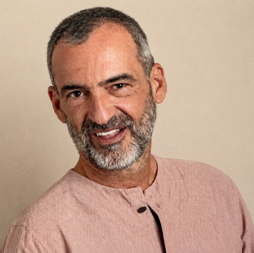 Follow Carlos Alexandre Santos on Singulart
