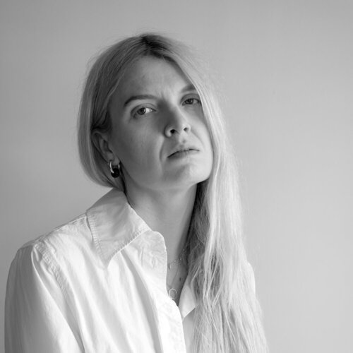 Suivez Costina Stan sur Singulart