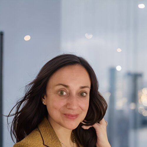 Follow Eva Demuth on Singulart