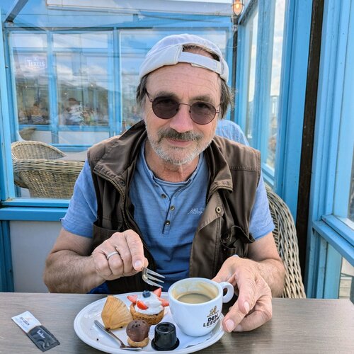Volg Matthias Hürten op Singulart