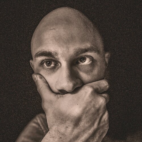 Follow Kalib Bryan on Singulart