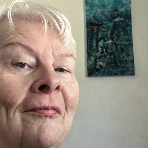 Follow Geraldine McNamara on Singulart