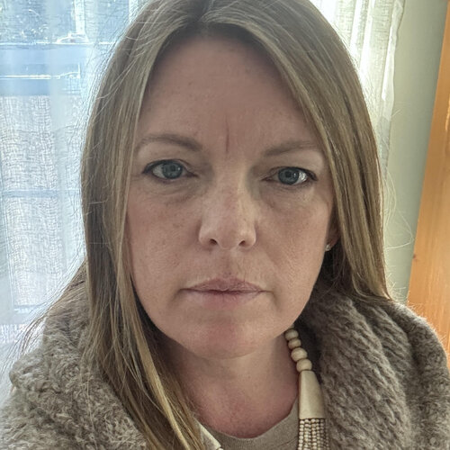 Folgen Sie Whitney Kildahl-Rogers auf Singulart