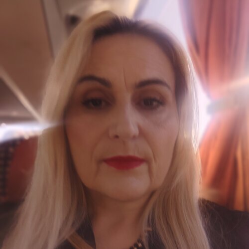 Volg Maja Vukušić op Singulart