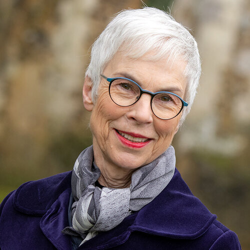 Folgen Sie Kate Lloyd auf Singulart