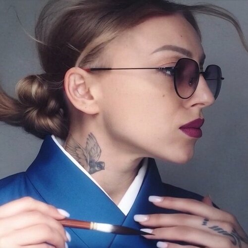 Volg Rodika Ioniak op Singulart