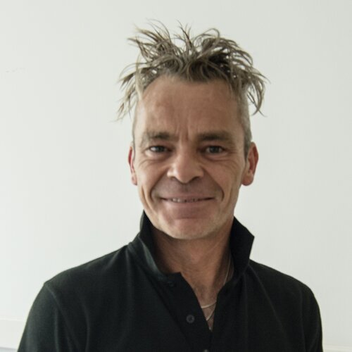 Folgen Sie Llewellyn Scott auf Singulart