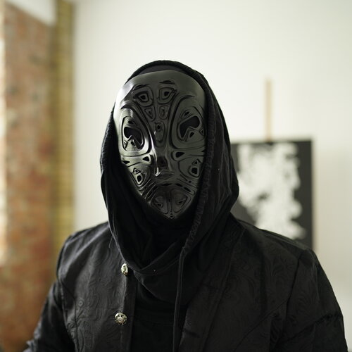 Follow Uomo Nero on Singulart