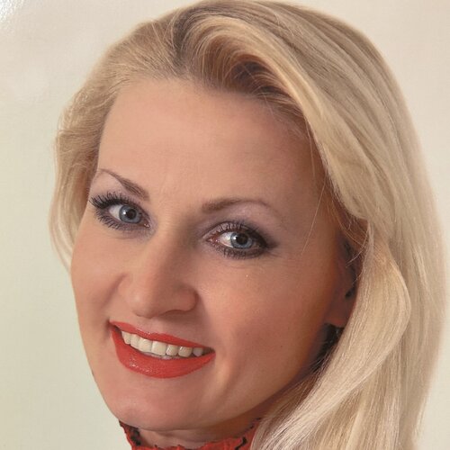 Follow Teya on Singulart