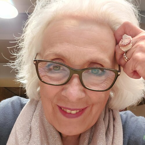 Volg Adriana Montali op Singulart