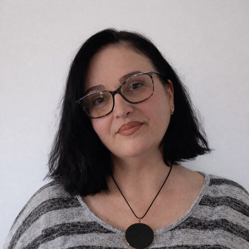 Volg Artista Ememsheli op Singulart