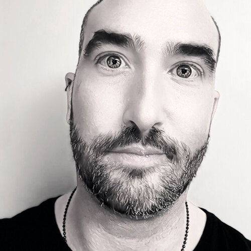 Follow Tomaz Favilla on Singulart