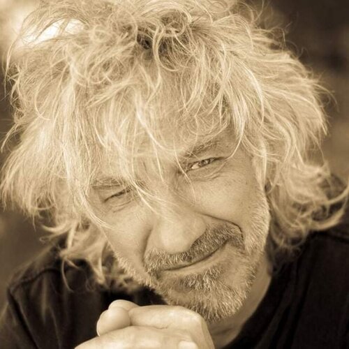 Follow Watercolor artist Arunas Vilkevicius on Singulart